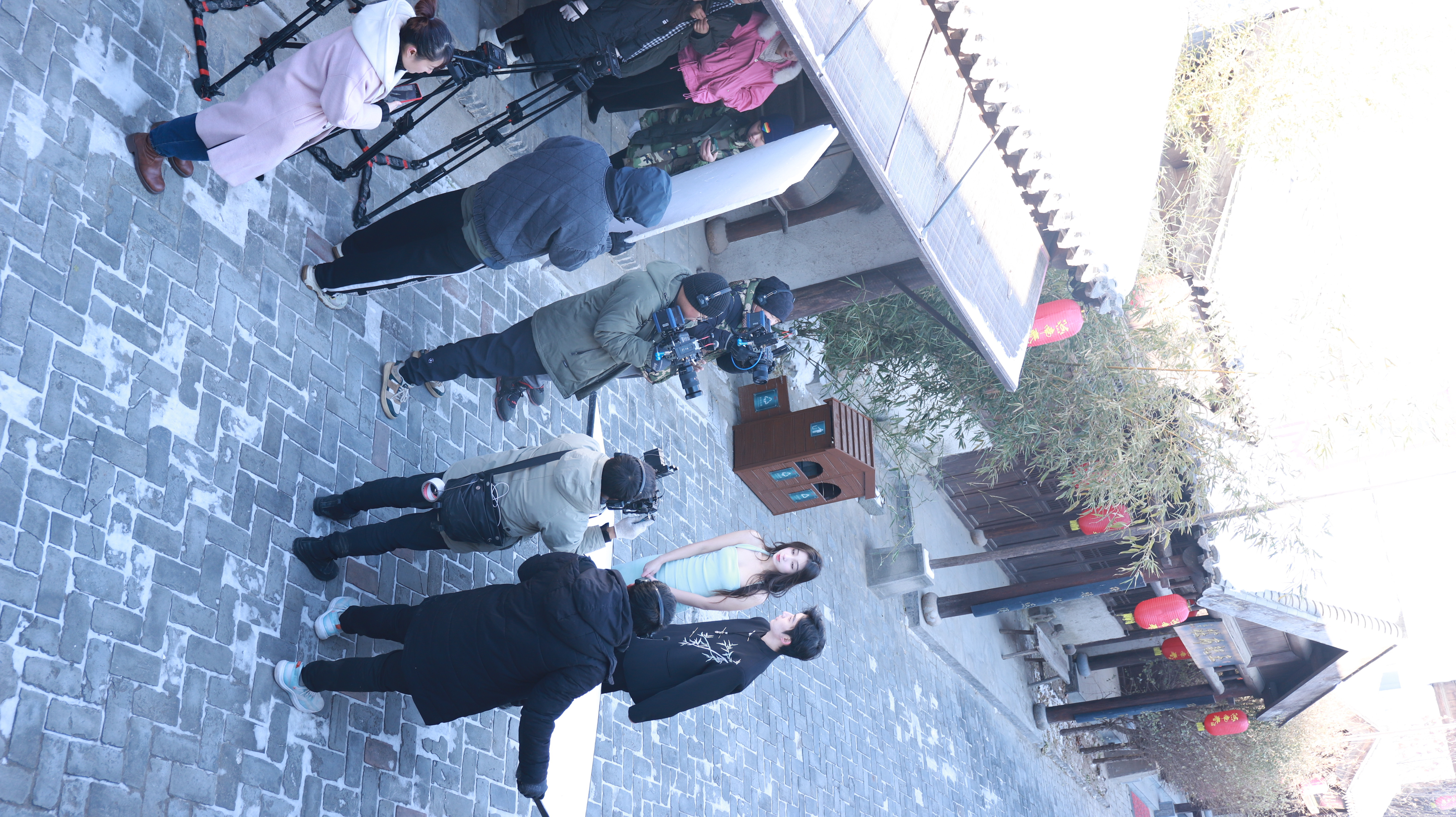 映客平台《我爲天帝》劇組在燕南春取景拍攝